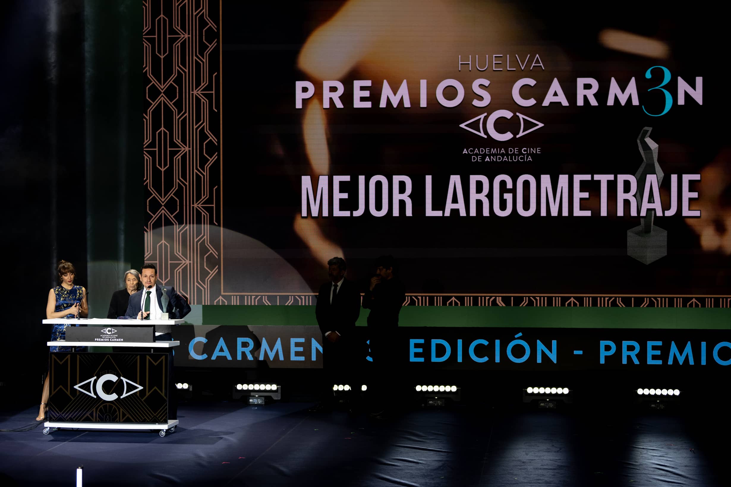 Cerrar los ojos de Víctor Erice Mejor Película en los Premios